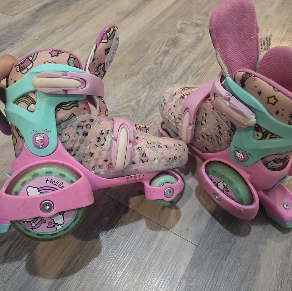 Hello Kitty Roller Skates